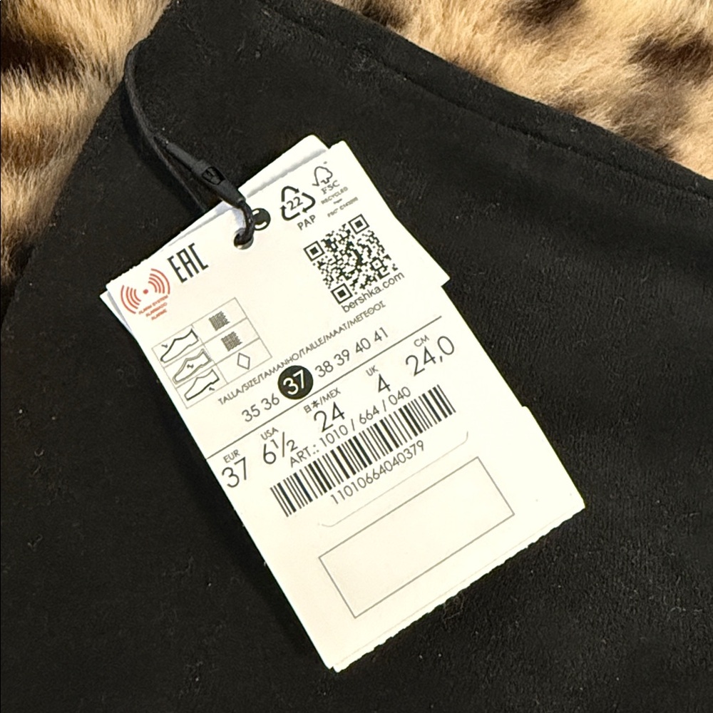 BERSHKA Suede kitten heel boots - Picture 4 of 4